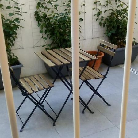 Bari Central Patio Apartment Bagian luar foto