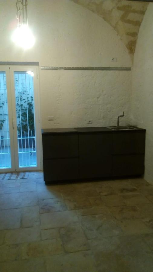 Bari Central Patio Apartment Bagian luar foto