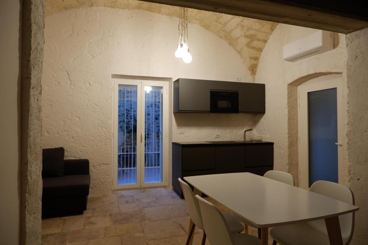 Bari Central Patio Apartment Bagian luar foto